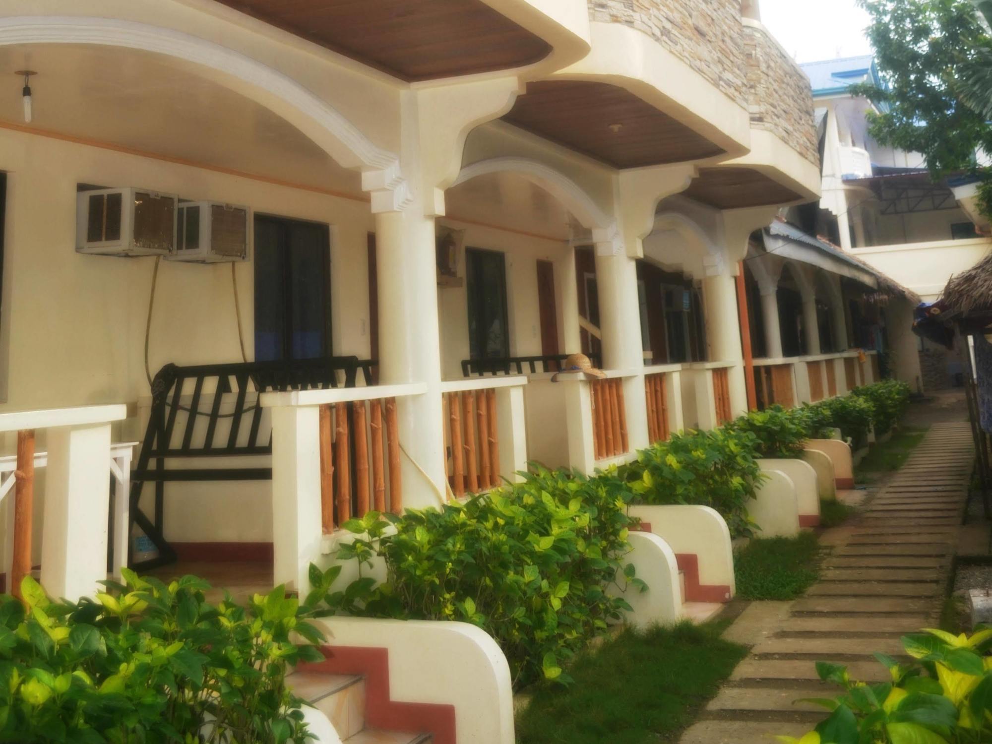 Alliyah'S Beach Resort Balabag  Exteriör bild